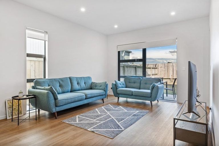 Photo of property in 6 Coast Garden Drive, Hobsonville, Auckland, 0616