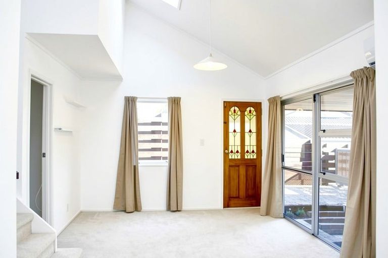 Photo of property in 2a Sirius Place, Botany Downs, Auckland, 2010