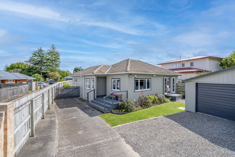 Photo of property in 222 Vogel Street, Roslyn, Palmerston North, 4414