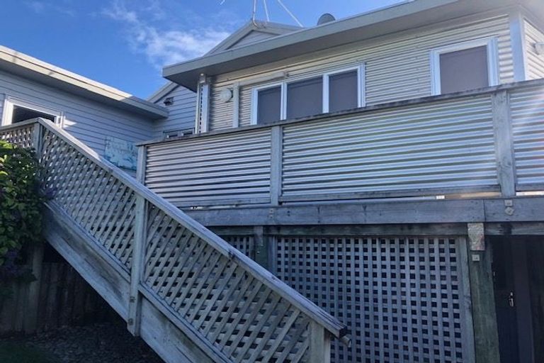 Photo of property in 21 Arden Place, Oakura, 4314