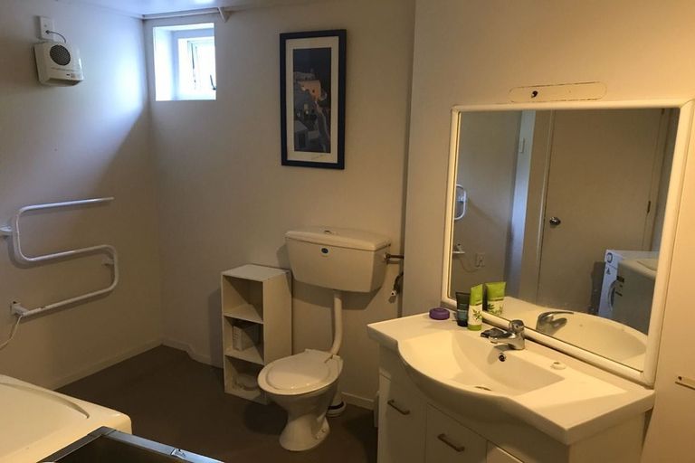 Photo of property in 118 Hillcrest Road, Hillcrest, Hamilton, 3216