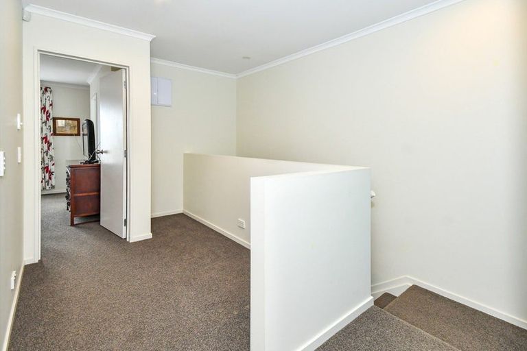 Photo of property in 47 Popokatea Drive, Takanini, 2112