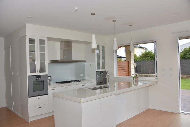 Photo of property in 16 Orchard Terrace, Riverhead, 0820