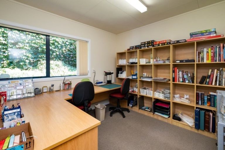 Photo of property in 58 Palmerston Road, Havelock North, 4130