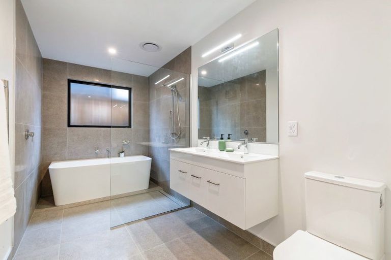 Photo of property in 50 Muster Road, Jacks Point, 9371