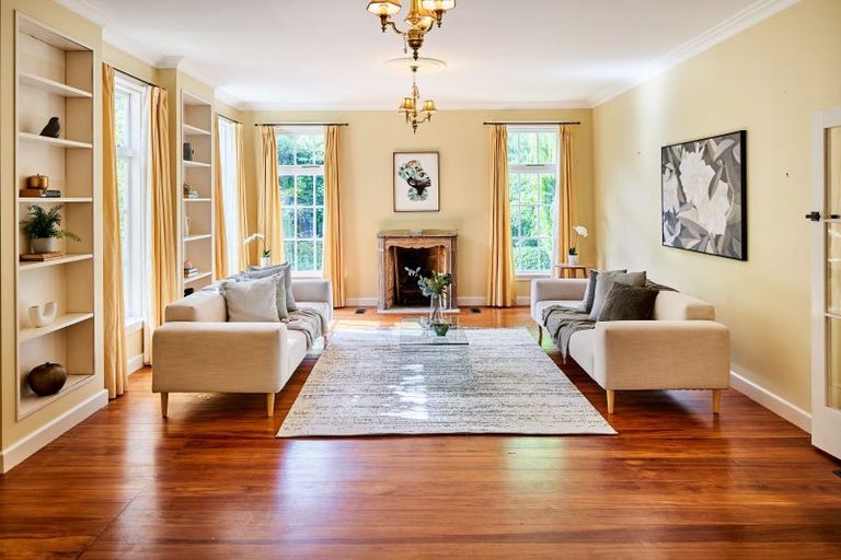 Photo of property in 2 Dillon Street, Lowry Bay, Lower Hutt, 5013