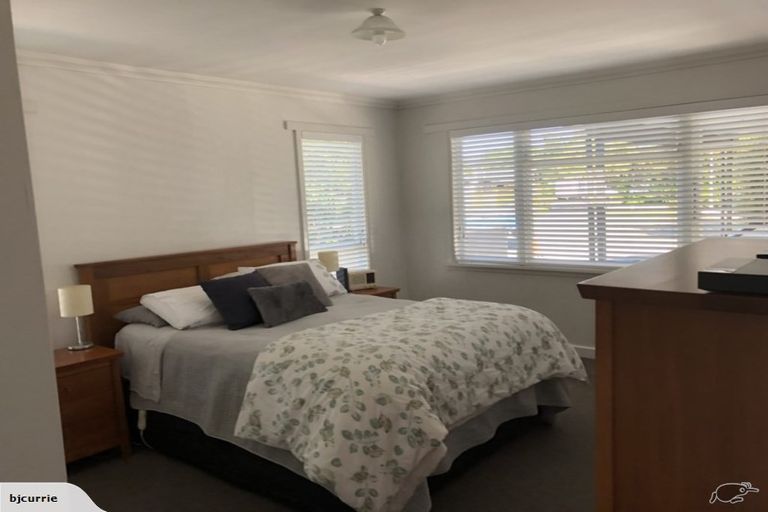 Photo of property in 3 Woodstock Place, Hokowhitu, Palmerston North, 4410