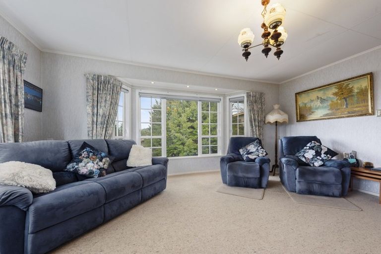 Photo of property in 17 Radiata Grove, Brown Owl, Upper Hutt, 5018