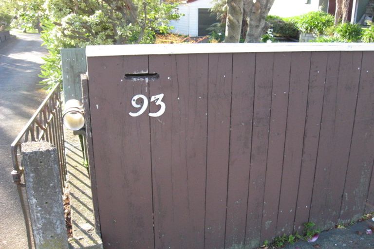 Photo of property in 93 Amohia Street, Paraparaumu, 5032