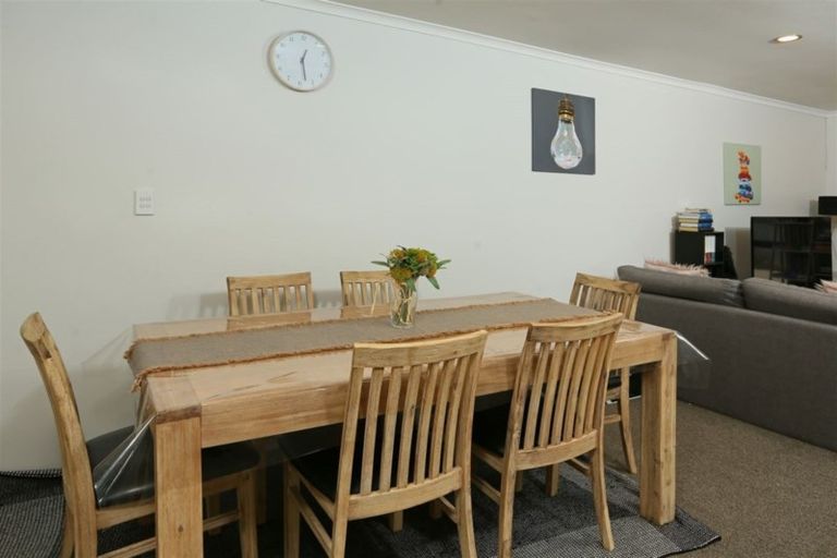 Photo of property in 6 Parkridge Way, Henderson, Auckland, 0612