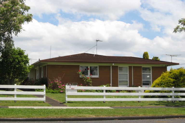Photo of property in 2/193 Queen Street, Pukekohe, 2120