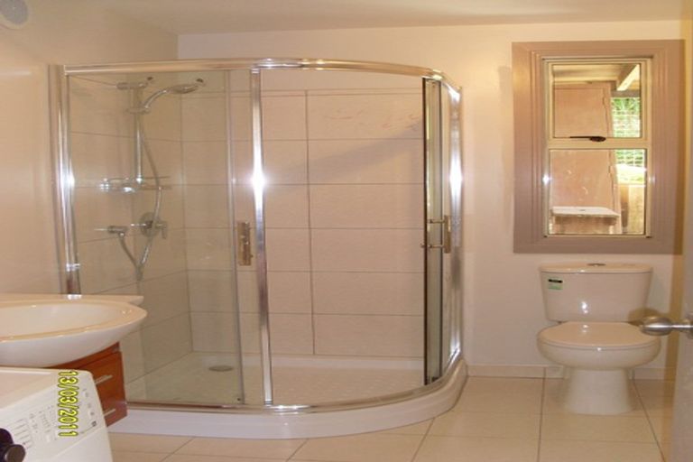 Photo of property in 39 Akaroa Drive, Maupuia, Wellington, 6022