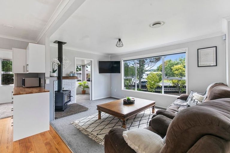 Photo of property in 13 Cooper Place, Papakura, 2110