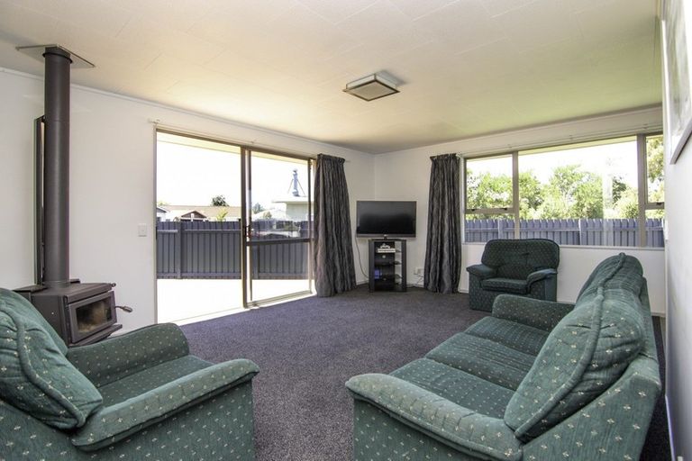 Photo of property in 51 Acacia Street, Kelvin Grove, Palmerston North, 4414