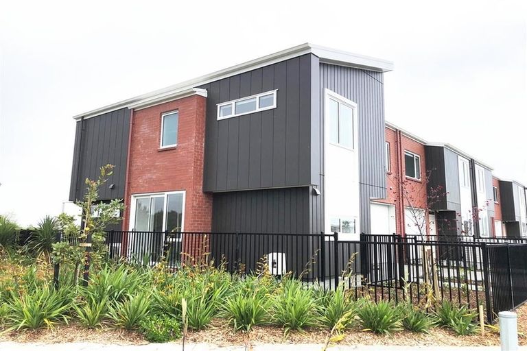 Photo of property in 38 Whimbrel Road, Flat Bush, Auckland, 2019