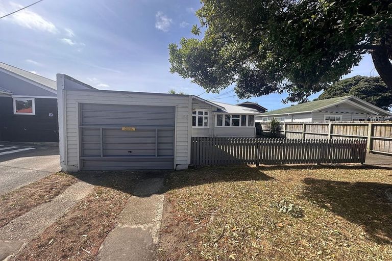 Photo of property in 44 Park Road, Miramar, Wellington, 6022