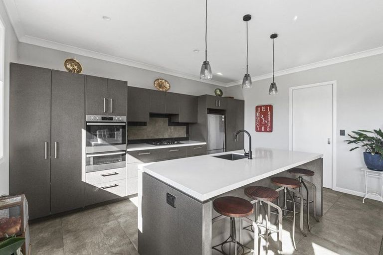 Photo of property in 10 Hanalin Drive, Marton, 4710