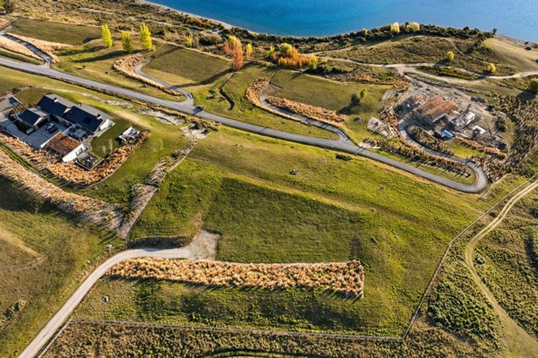 Photo of property in 2 Nathanael Place, Drift Bay, Queenstown, 9371