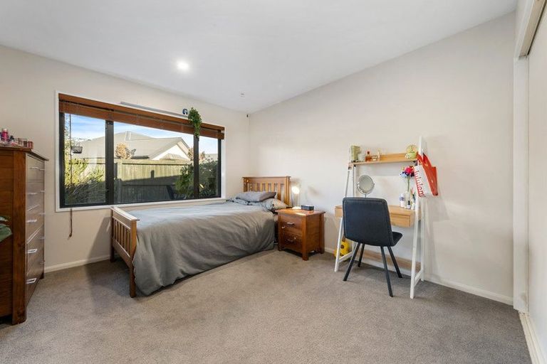 Photo of property in 17 Evergreen Place, Parklands, Christchurch, 8083