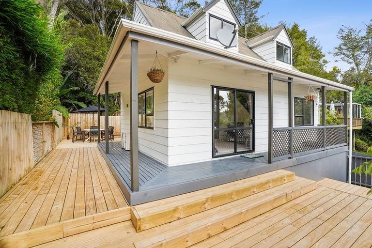 Photo of property in 1/30 Simon Ellice Drive, Bayview, Auckland, 0629