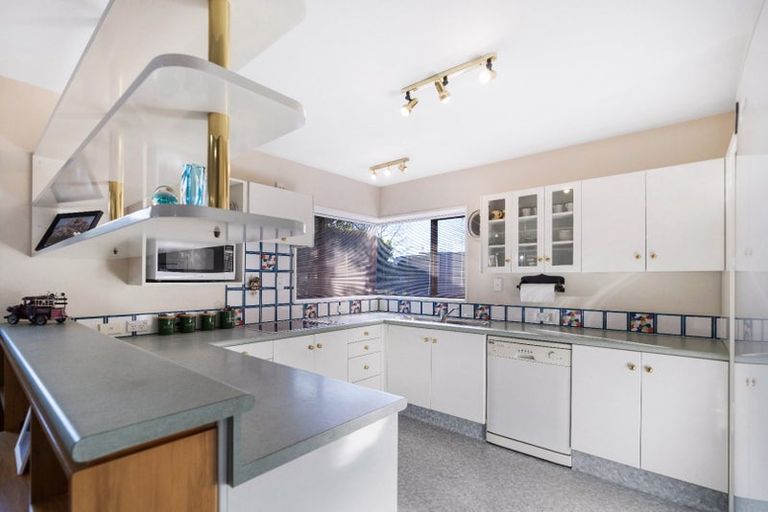 Photo of property in 2/433 Memorial Avenue, Burnside, Christchurch, 8053