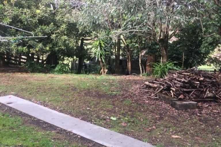 Photo of property in 23 Saint Ives Grove, Whalers Gate, New Plymouth, 4310