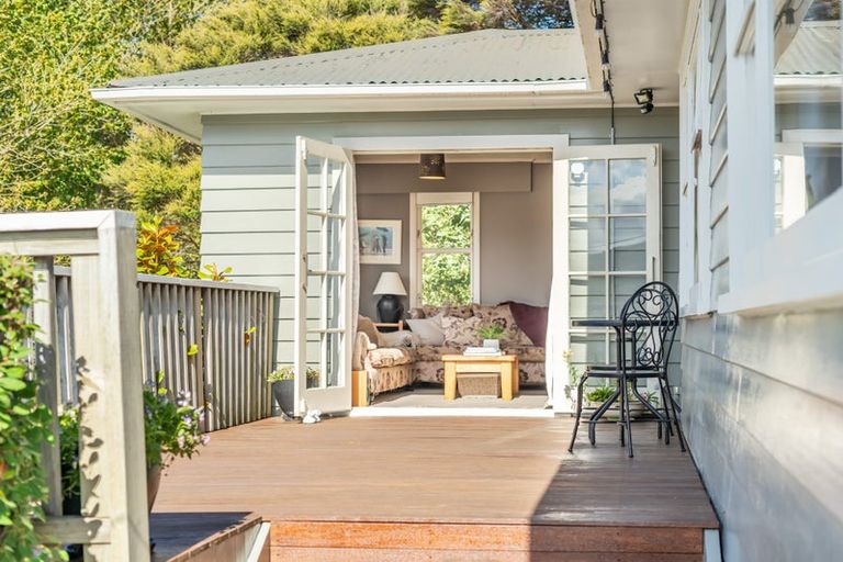 Photo of property in 121 Wainuiomata Road, Wainuiomata, Lower Hutt, 5014