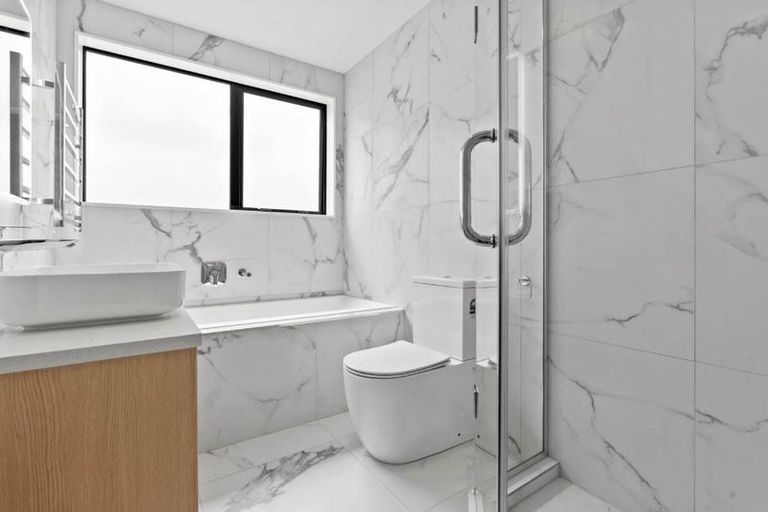 Photo of property in 5a Frontier Lane, Flat Bush, Auckland, 2019