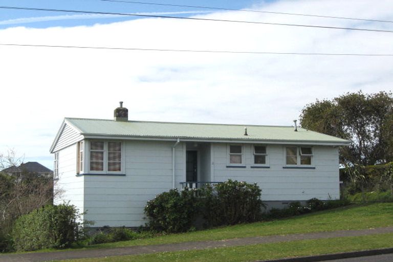 Photo of property in 62 Banks Street, Marfell, New Plymouth, 4310