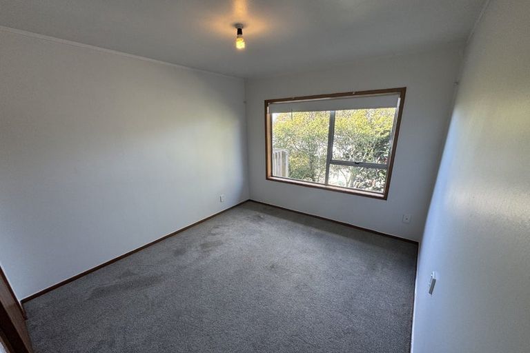 Photo of property in 23 Chatswood Grove, Chatswood, Auckland, 0626