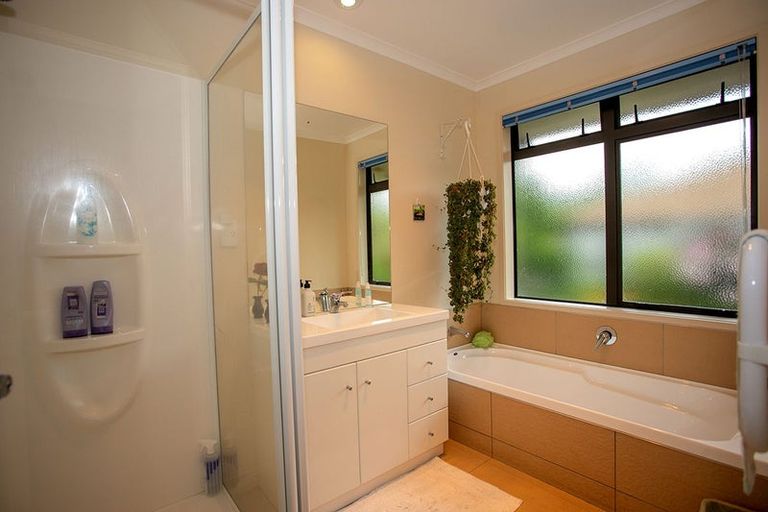 Photo of property in 8 Eagle Street, Welcome Bay, Tauranga, 3112