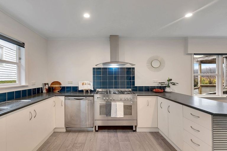 Photo of property in 48 Ernest Street, Ranui, Porirua, 5024