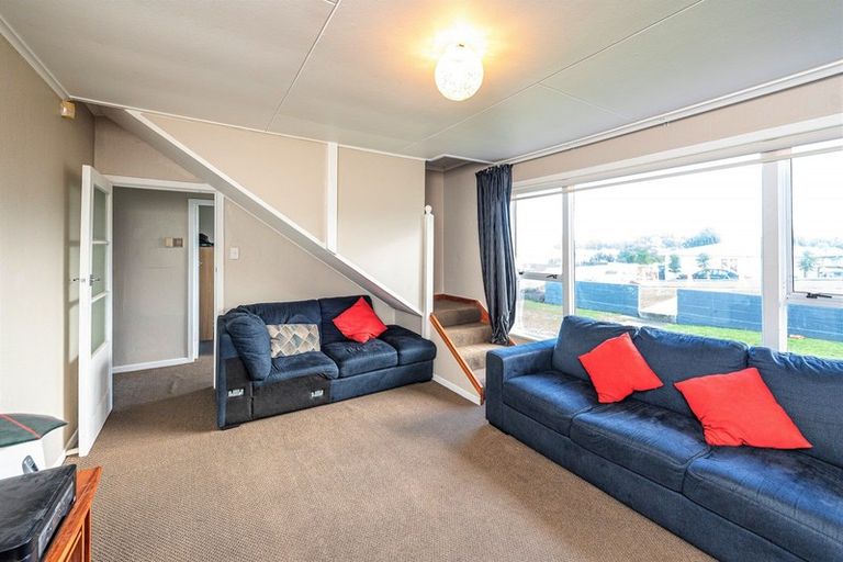 Photo of property in 28 Miro Street, Castlecliff, Whanganui, 4501