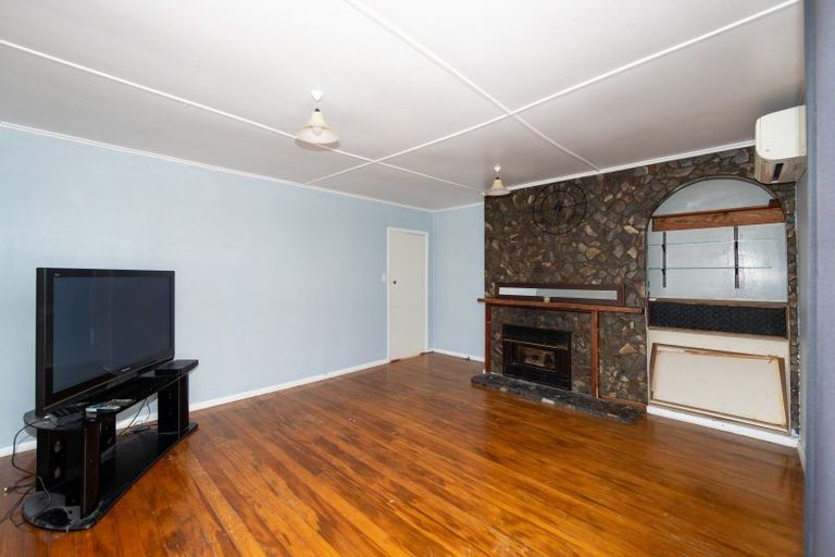 Photo of property in 36 Curling Crescent, Onekawa, Napier, 4110