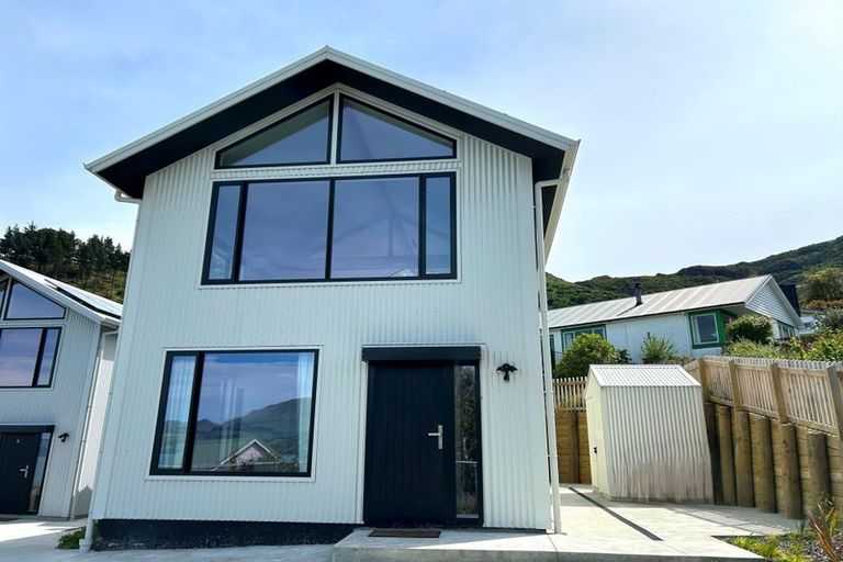 Photo of property in 17a Cornwall Road, Lyttelton, 8082