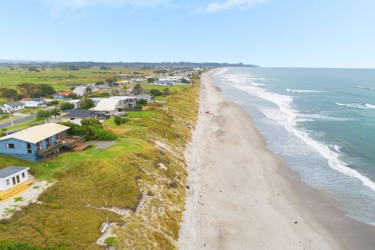 Photo of property in 115 Pukehina Parade, Pukehina, 3189