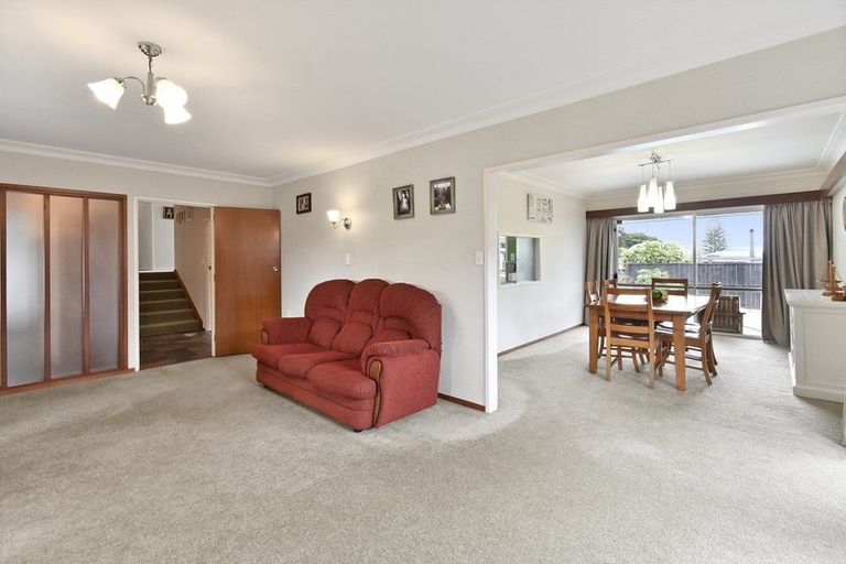 Photo of property in 18 Freshney Place, Hillpark, Auckland, 2102