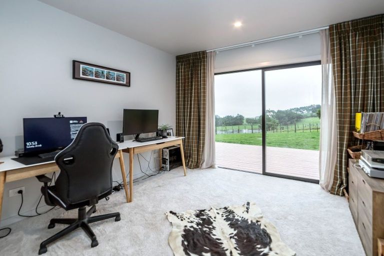 Photo of property in 52 Cross Creek Road, Western Lake, Featherston, 5773