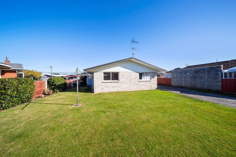 Photo of property in 10 Davidson Street, Hawera, 4610