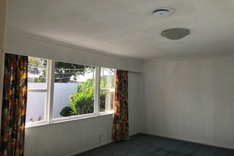 Photo of property in 2/10 Mahon Place, Papatoetoe, Auckland, 2025