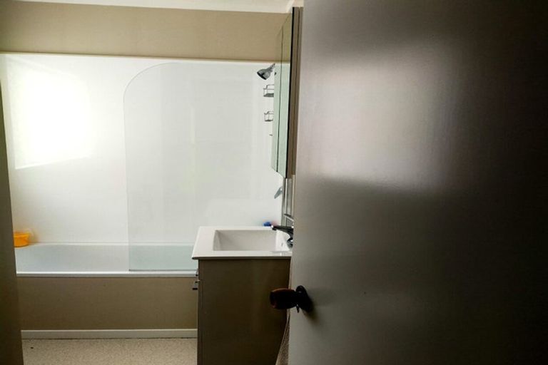 Photo of property in 36b Colchester Crescent, Newlands, Wellington, 6037