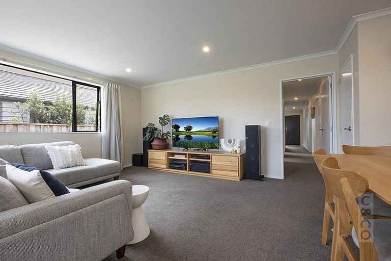 Photo of property in 12 Turpin Road, Riverhead, 0820