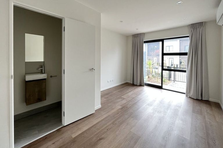 Photo of property in 5/60 Kelman Road, Kelston, Auckland, 0602