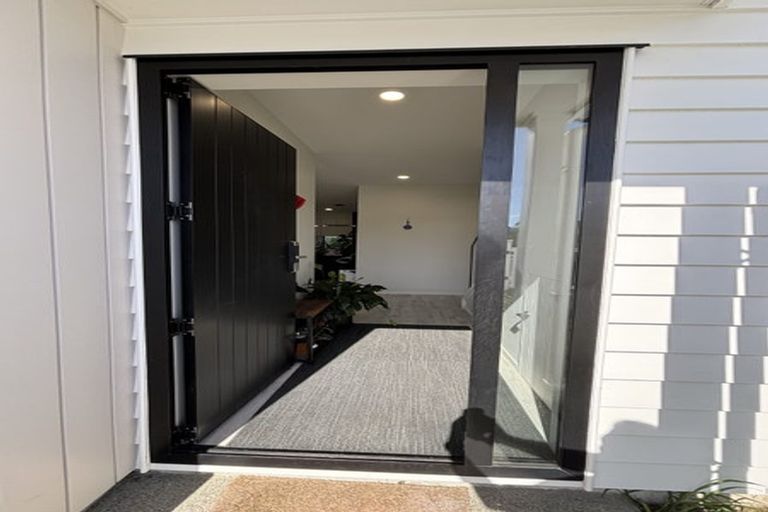 Photo of property in 18 Vintry Drive, Huapai, Kumeu, 0810