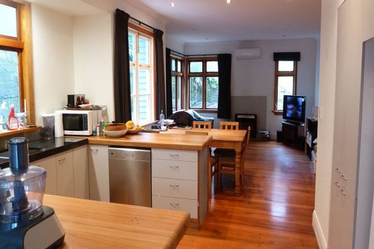 Photo of property in 29 Melrose Road, Island Bay, Wellington, 6023