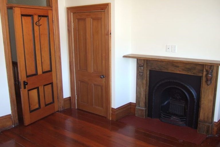 Photo of property in 80 Rolleston Street, Mount Cook, Wellington, 6021