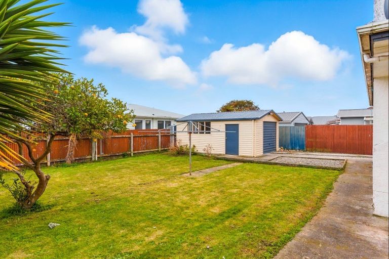 Photo of property in 2 Collingwood Street, Levin, 5510