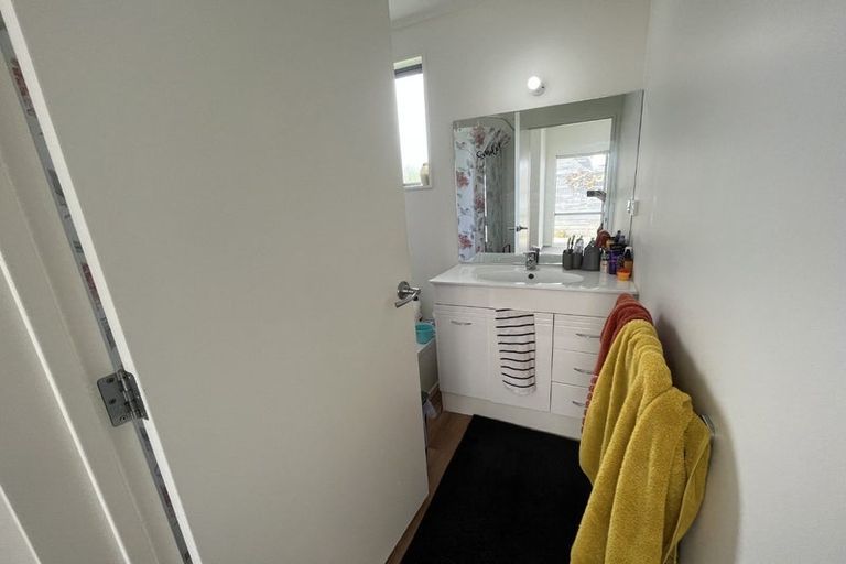 Photo of property in 8 Oreil Avenue, West Harbour, Auckland, 0618