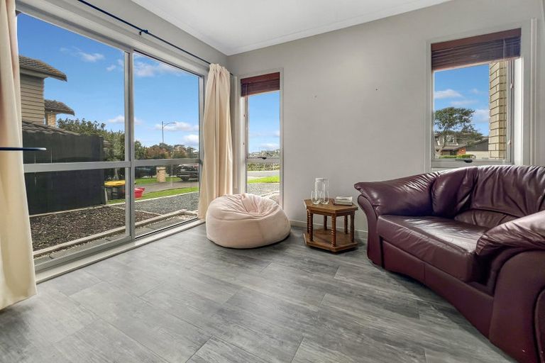 Photo of property in 36 Anchorite Way, Red Beach, 0932