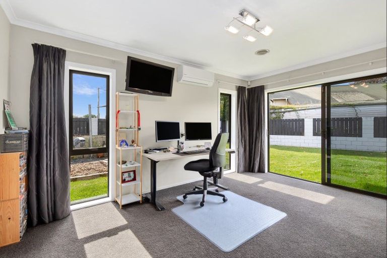 Photo of property in 262 Shakespeare Street, Leamington, Cambridge, 3432